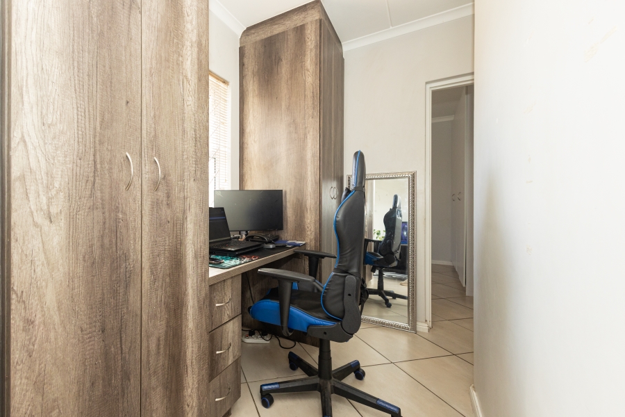 2 Bedroom Property for Sale in Buh Rein Estate Western Cape